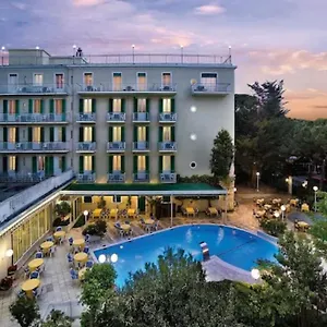 **** Hotel Vienna Touring Italia